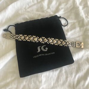 Liquid metal collection